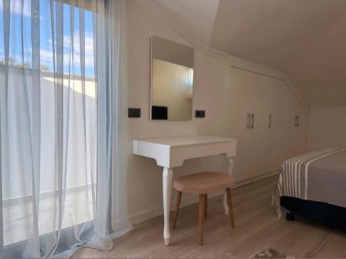 3 bedrooms, 4 beds
