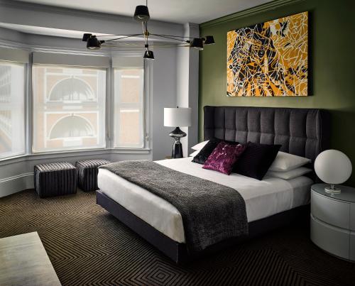 The Zeppelin Suite King