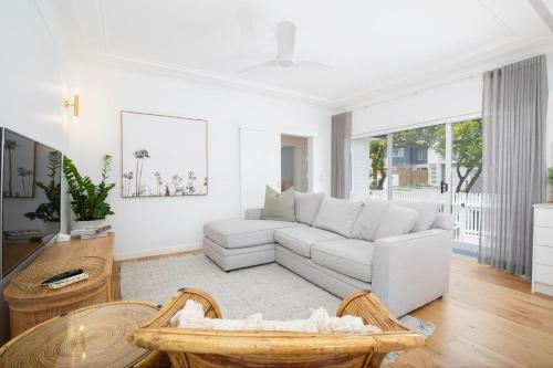 Blissful Merewether Beach Cottage - A Coastal Gem