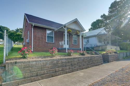 Cozy North Tazewell Home Rental on Clinch River!