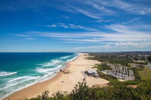 Clifftop on Cowlishaw - A Redhead Beach Retreat