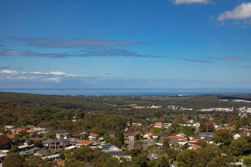 'Highpoint Lookout' A Cool Charlestown Square Abode