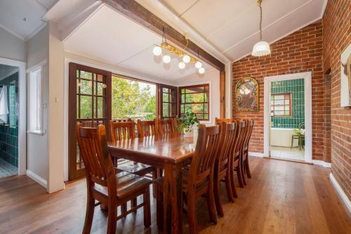 'Carrington House' A Gorgeous Regional Retreat