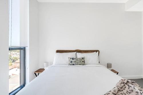 Bright Rockdale Escape near Bayside Beaches - main image