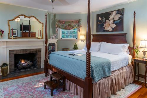 Pinecrest Bed & Breakfast