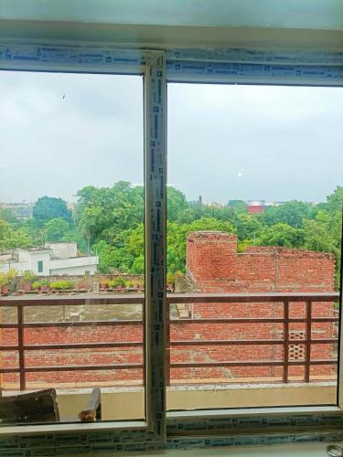 Pretty Garden View Apartment 3BHK Furnished Flat near Kashi Vishwanath Temple