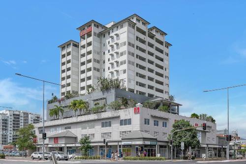 'Seaside Azul' A Central Studio with Rooftop Pool