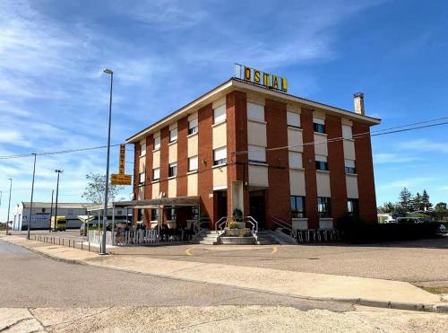  HOSTAL ALTO PÁRAMO, Villadangos del Páramo bei Llamas de la Ribera