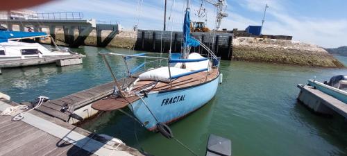FRACTAL - Vintage sail boat in Lisbon - image 14