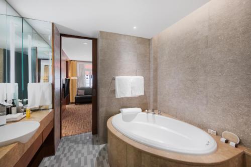 room detail thumbnail 2