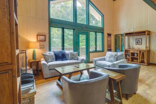 Gatlinburg Cabin Rental 3 Mi to Downtown in Gatlinburg, USA