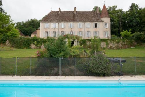 Château pour se retrouver gîte à louer Millay