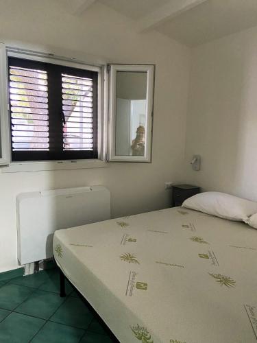  2 bedrooms bungalow at Marina di Camerota 60 m away from the beach with enclosed garden and wifi in Marina di Camerota