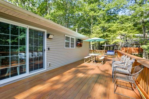 Walk to Lake Wallenpaupack: Poconos Vacation Home in Lakeville (PA)