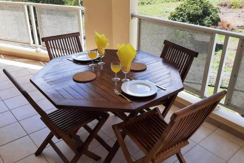 Appartement O Ti Kolibri, cosy et idéalement situé Appartement O Ti Kolibri, cosy et idéalement situé