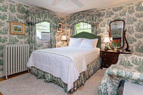 Pinecrest Bed & Breakfast