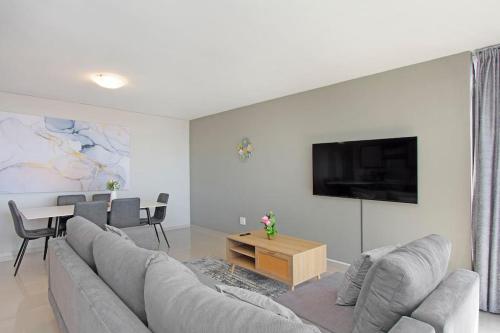 Modern 3 Bed Apartment Blouberg - Tap to explore photos