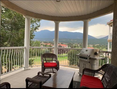 Mountain View Vacation Villa Main Floor Unit, No Stairs - Apartment - Fairmont Hot Springs