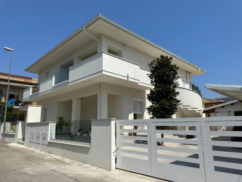  white B&B, Unterkunft in Pagliare