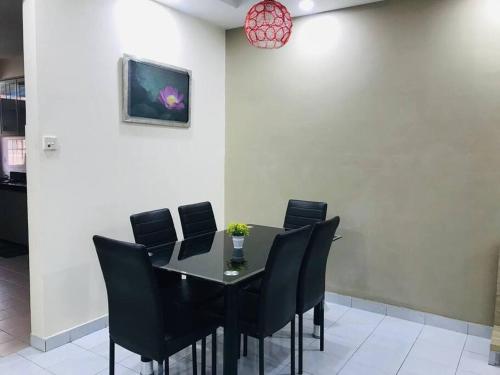 Home in Bayan Lepas4R3B Dnaz Homestay@Bayan Baru