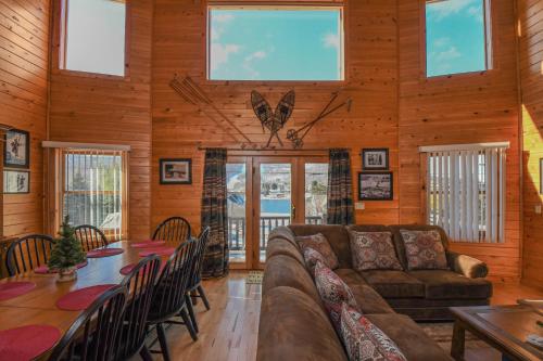 Cedar Shores Villa 12 in McHenry, USA