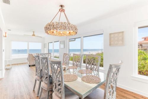 Island Time -- Oceanfront Bliss in Crescent Beach