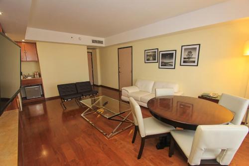 487678440 Holiday Inn Leon by IHG