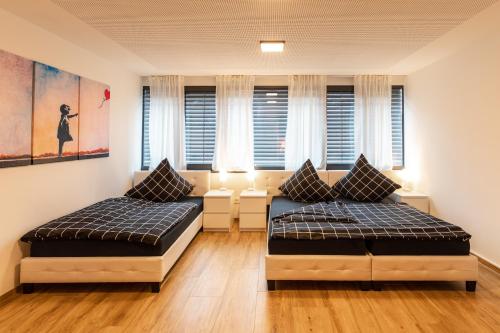 3 double beds