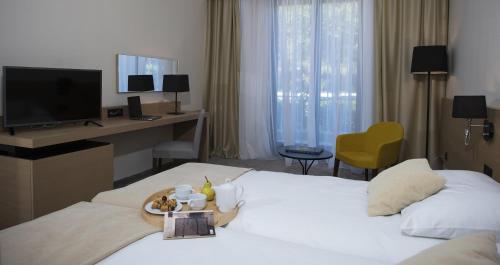 Aminess Liburna Hotel Hotel Liburna is conveniently located in the popular Korcula area. The property features a wide range of facilities to make your stay a pleasant experience. Service-minded staff will welcome and guide