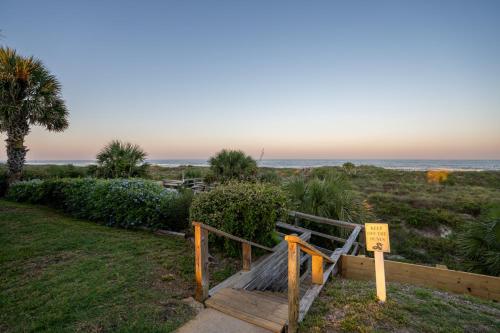 Beach Break Ocean Front Complex Beach Pool in St. Augustine, USA
