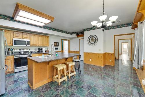 . Peaceful Pineville Vacation Rental with Grill!