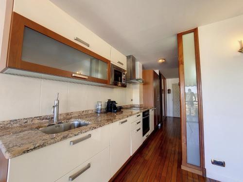 Kitchen, Nestor&Jeeves - HUBLOT TERRASSE - Sea view - swimming pool in Mont Boron