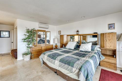 Spacious Perris Rental Home about 7 Mi to Canyon Lake! in Perris (CA)