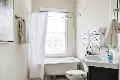 Modern, Convenient Gem: Urban Retreat 'n Richmond, Richmond (Foto 10)