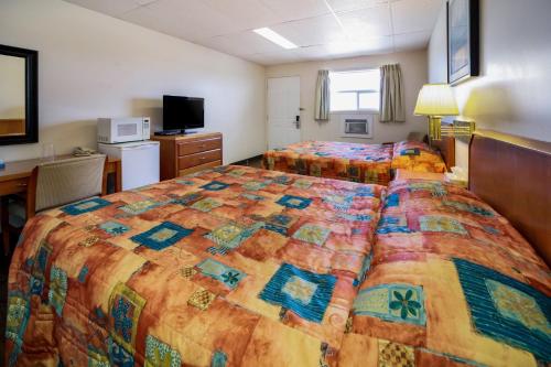 2 queen beds