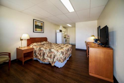 Blue Belle Motel Room Type - 1 Queen Bed Kitchenette Suite Non Smoking