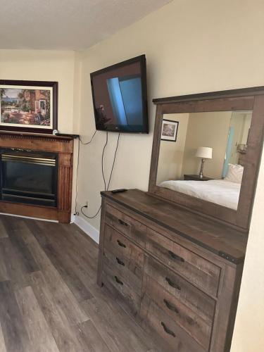 River Place Condos 609 1BD 2 Bath - image 13