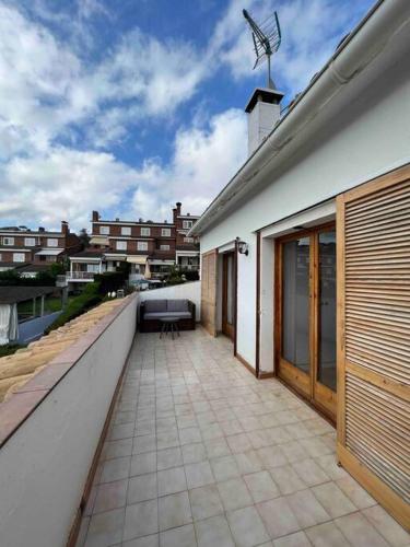 Erkély/terasz, Casa familiar en la playa con piscina in Teià