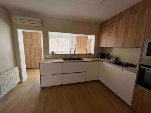Konyha, Casa familiar en la playa con piscina in Teià