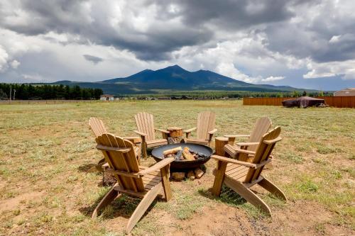 Vistas Bonitas Retreat 7 Mi to Snowbowl! - main image