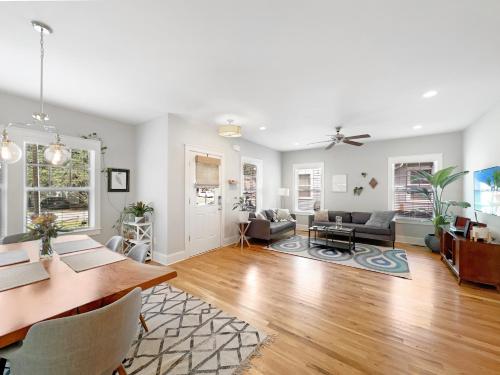 Park Circle Home 7 miles DT, 15 miles to Beach in Charleston, USA