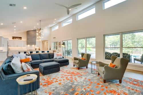 . Fire Pit, Pool! Family Malakoff Gem on Cedar Creek
