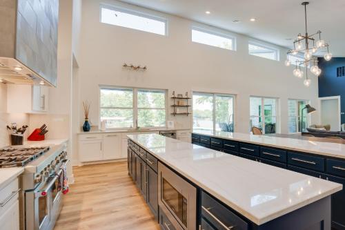 Malakoff Gem on Cedar Creek Pool, Hot Tub and Views in Malakoff, USA