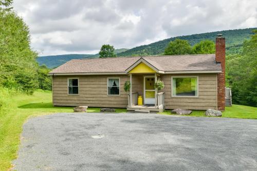 Quiet Catskills Getaway with Deck-Panoramic Mtn Views