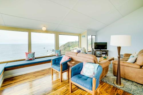 Rahus Ocean Refuge with Manchester Coast Views! photo 3