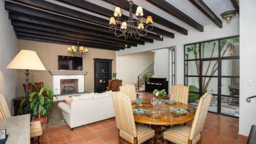 Bright-Spacious home/ tranquil gated neighborhood in San Miguel de Allende, Mexico