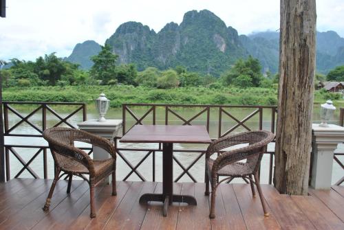 パブ/ラウンジ, シルバー ナガ ホテル (Silver Naga Hotel) in ヴァンヴィエン