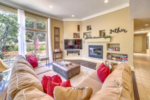 Lavish Corral De Tierra-Monterey Home with Bocce Ball - image 3