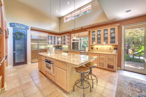 Lavish Corral De Tierra-Monterey Home with Bocce Ball - image 9