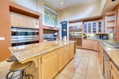 Lavish Corral De Tierra-Monterey Home with Bocce Ball - image 11